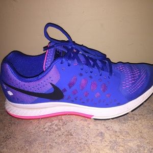 Womens Nike Zoom Size 8.5